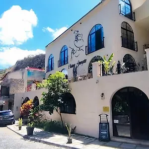 Chateau Georgette Hotel